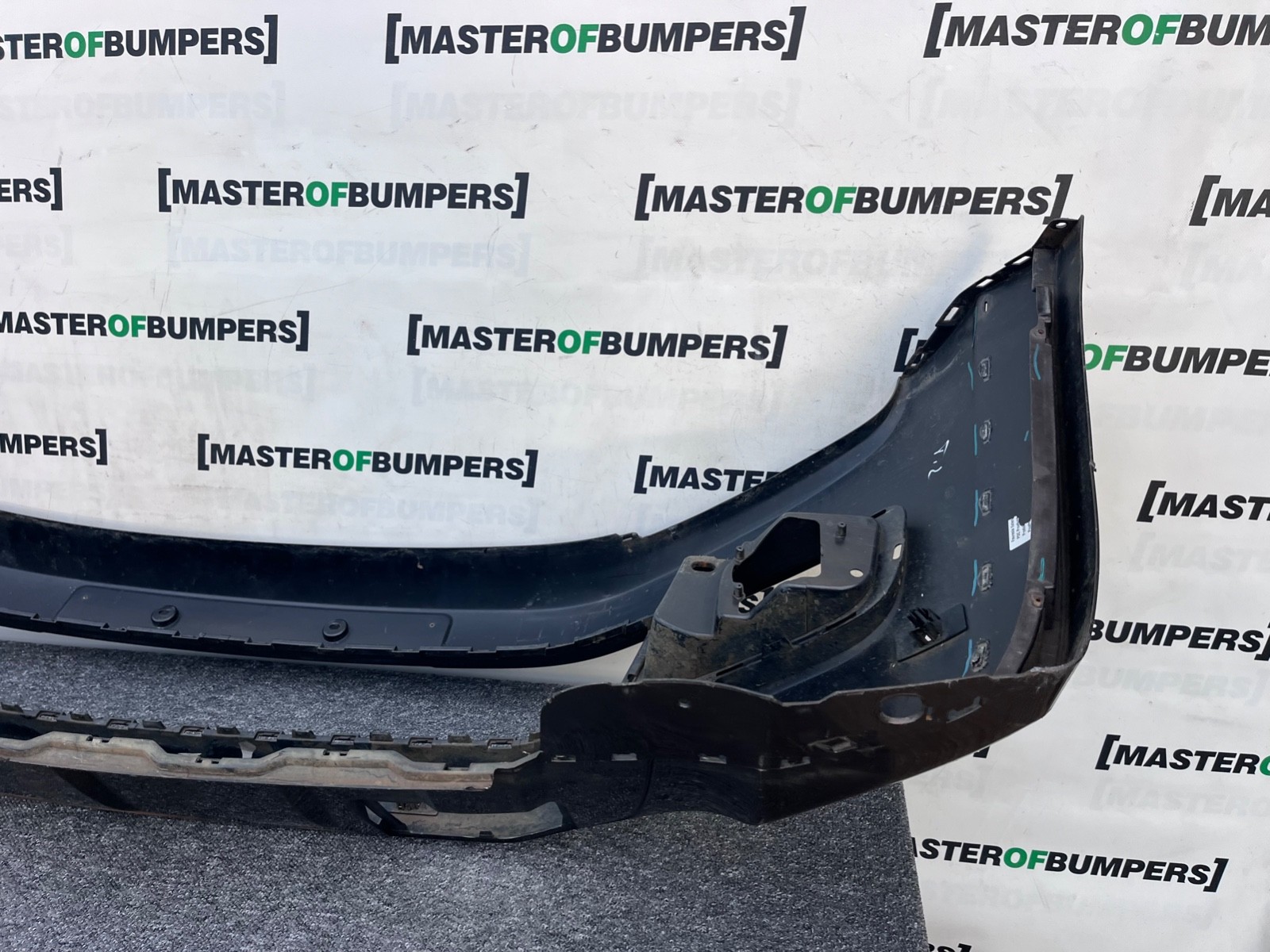 VW Amarok Mk1 Pre-facelift 2010-2015 Front Bumper 4 Pdc Genuine [v463]