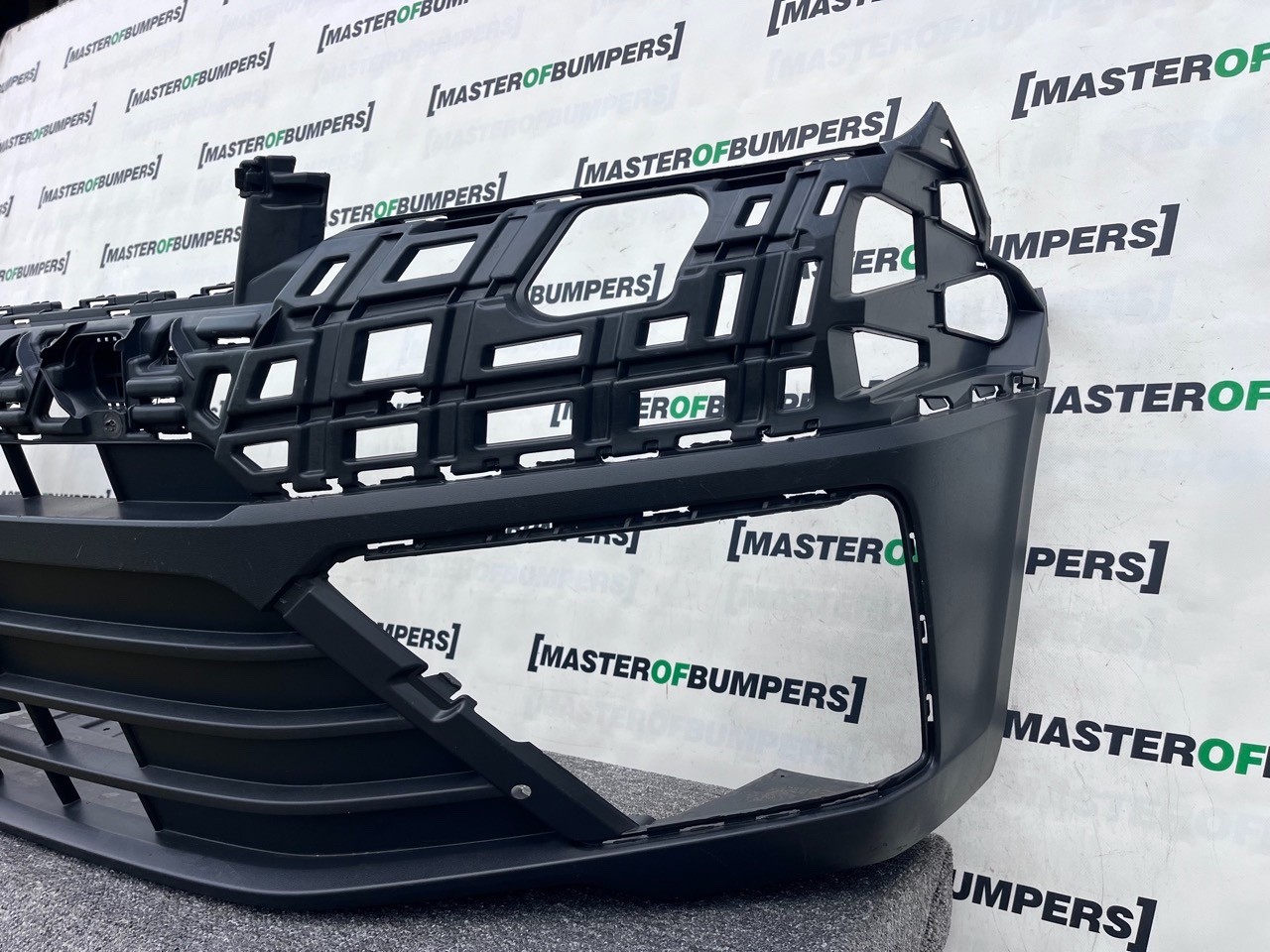 VW Crafter Mk2 2017-2022 Front Bumper 7c0807221 Genuine [v471]