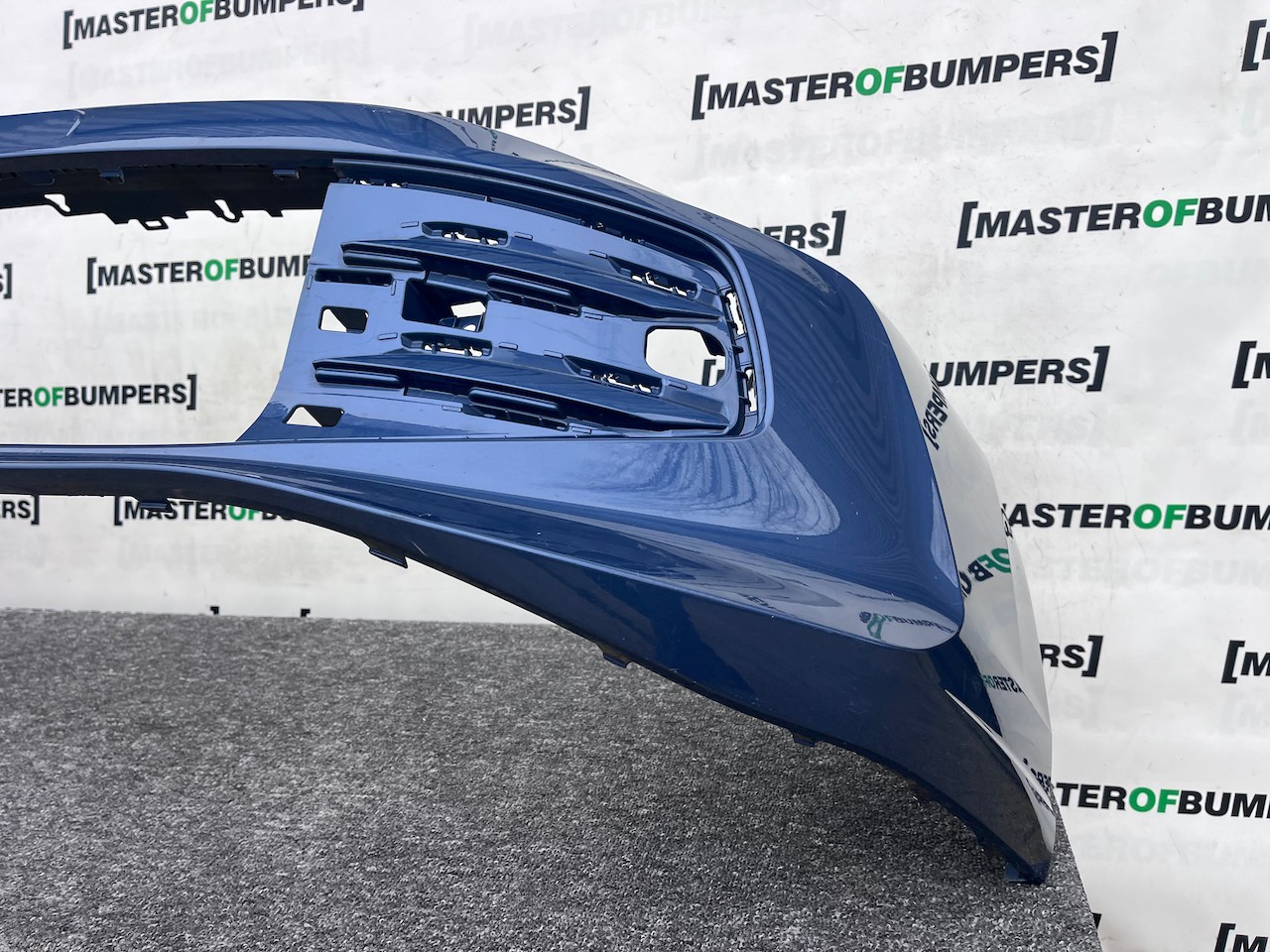 VW Golf Se Style Mk8 Lift Hatchback 2024-on Front Bumper 4 Pdc Genuine [v455]