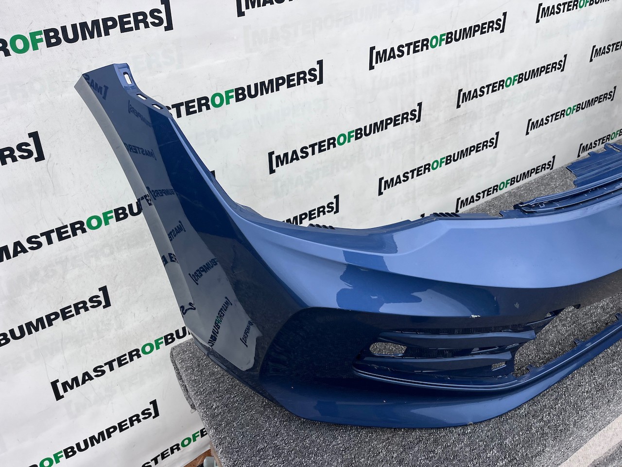 VW Golf Se Style Mk8 Lift Hatchback 2024-on Front Bumper 4 Pdc Genuine [v455]