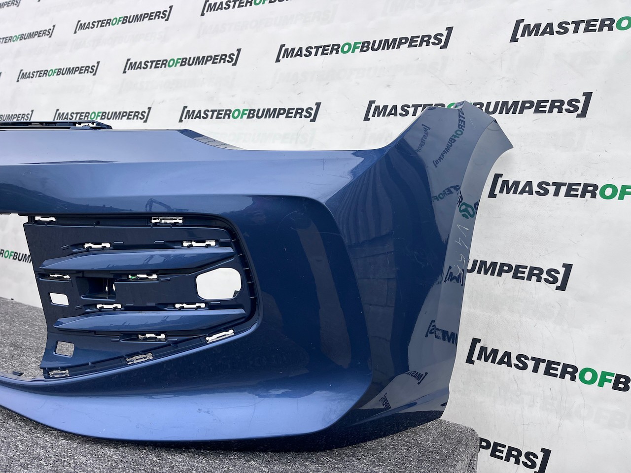 VW Golf Se Style Mk8 Lift Hatchback 2024-on Front Bumper 4 Pdc Genuine [v455]