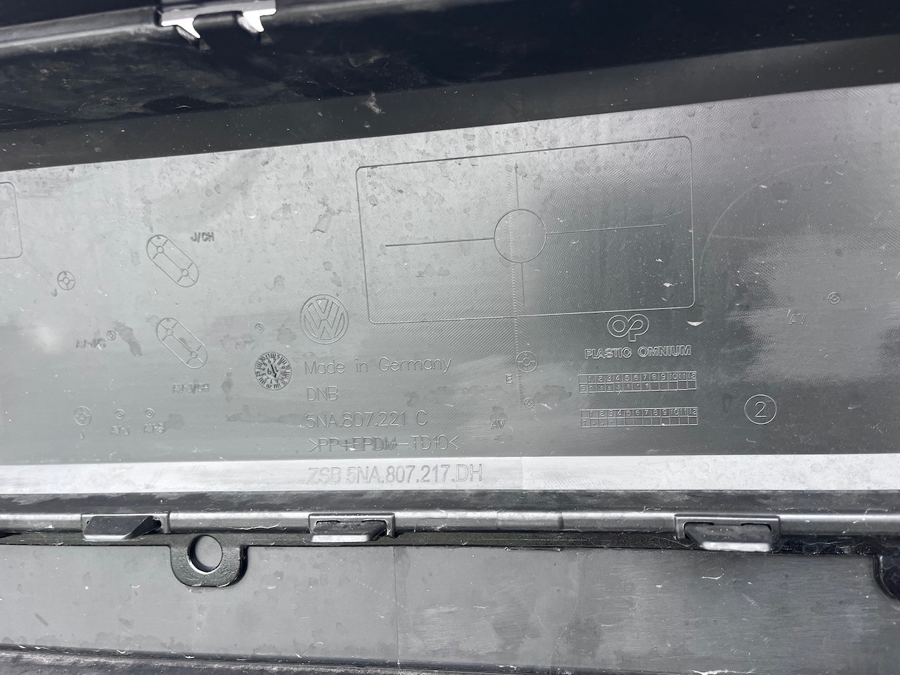 VW Tiguan Elegance Life Mk2 Lift 2021-2023 Front Bumper 6 Pdc Genuine [v458]