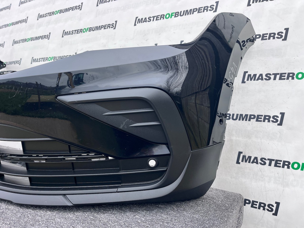 VW Tiguan Elegance Life Mk2 Lift 2021-2023 Front Bumper 6 Pdc Genuine [v458]