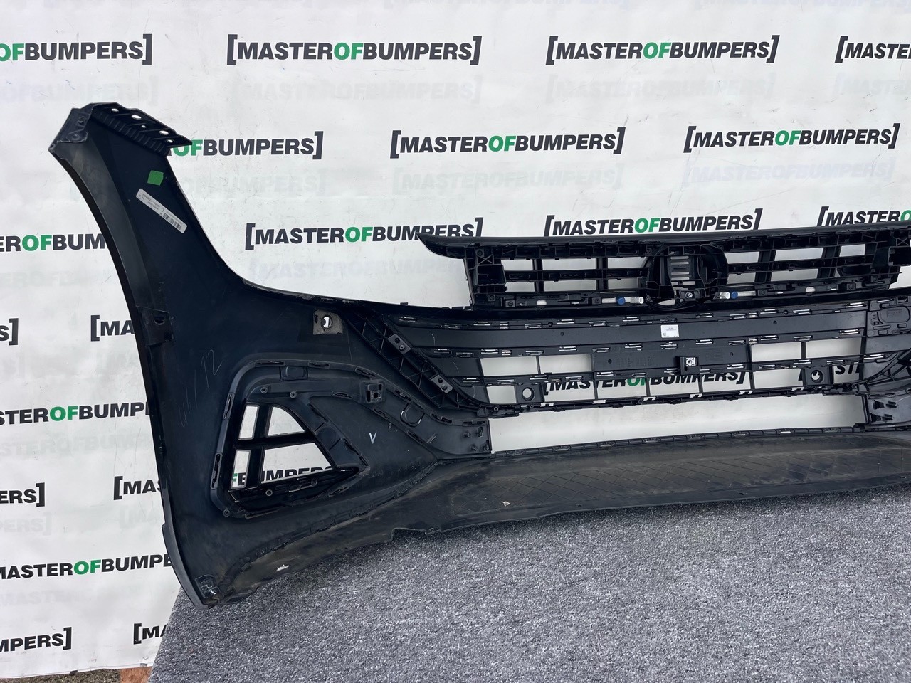 VW Arteon R Line Facelift 2020-2024 Front Bumper 6 Pdc + Jets Genuine [v301]