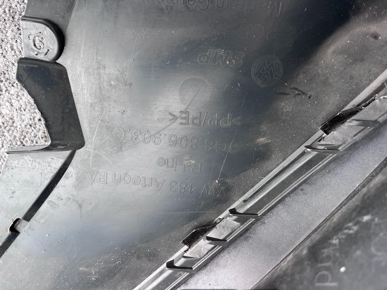 VW Arteon R Line Facelift 2020-2024 Front Bumper 6 Pdc + Jets Genuine [v301]