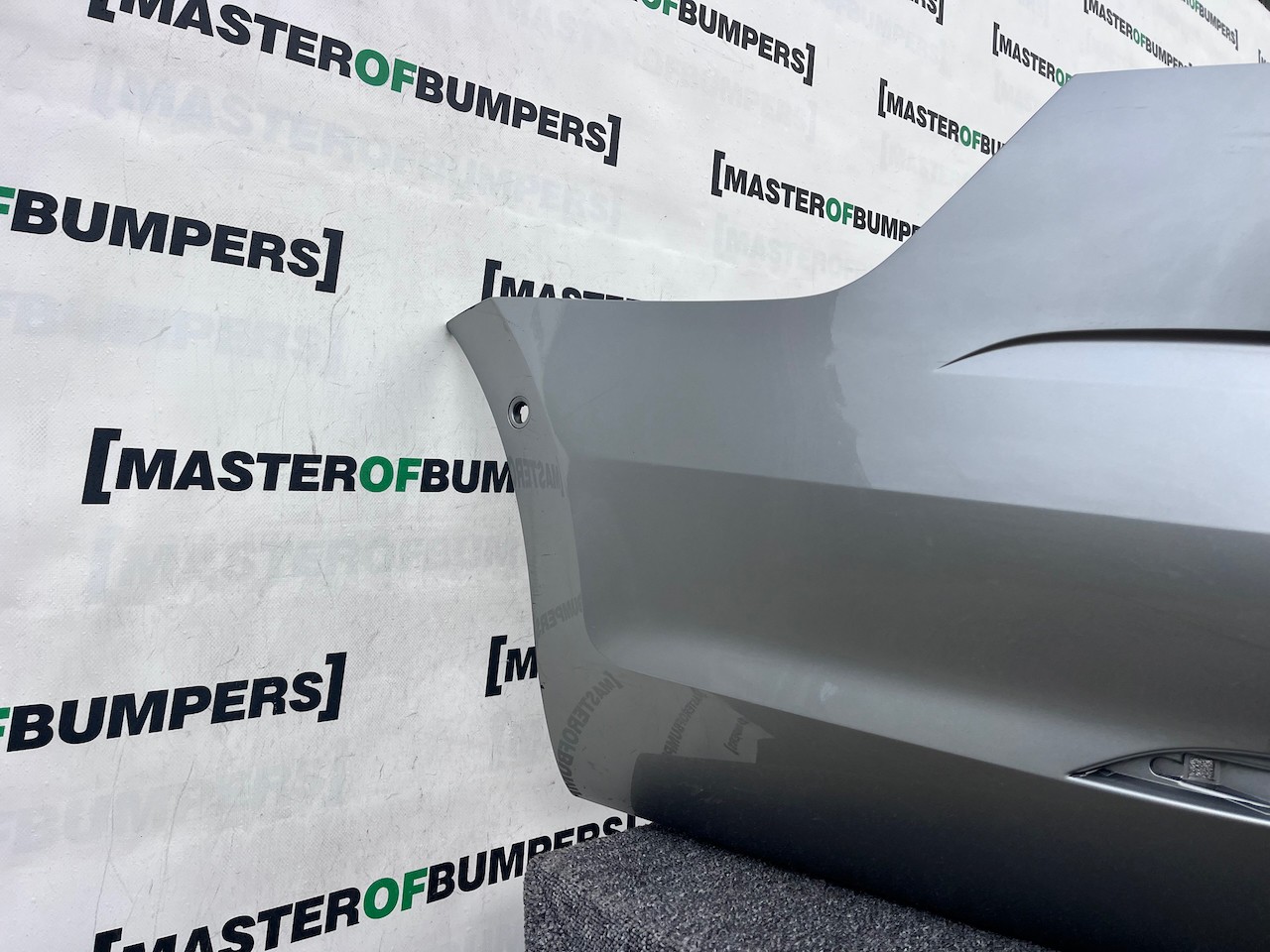 VW Golf R Line Gt Estate Only Mk7.5 2017-2019 Rear Bumper 6 Pdc Genuine [v463]