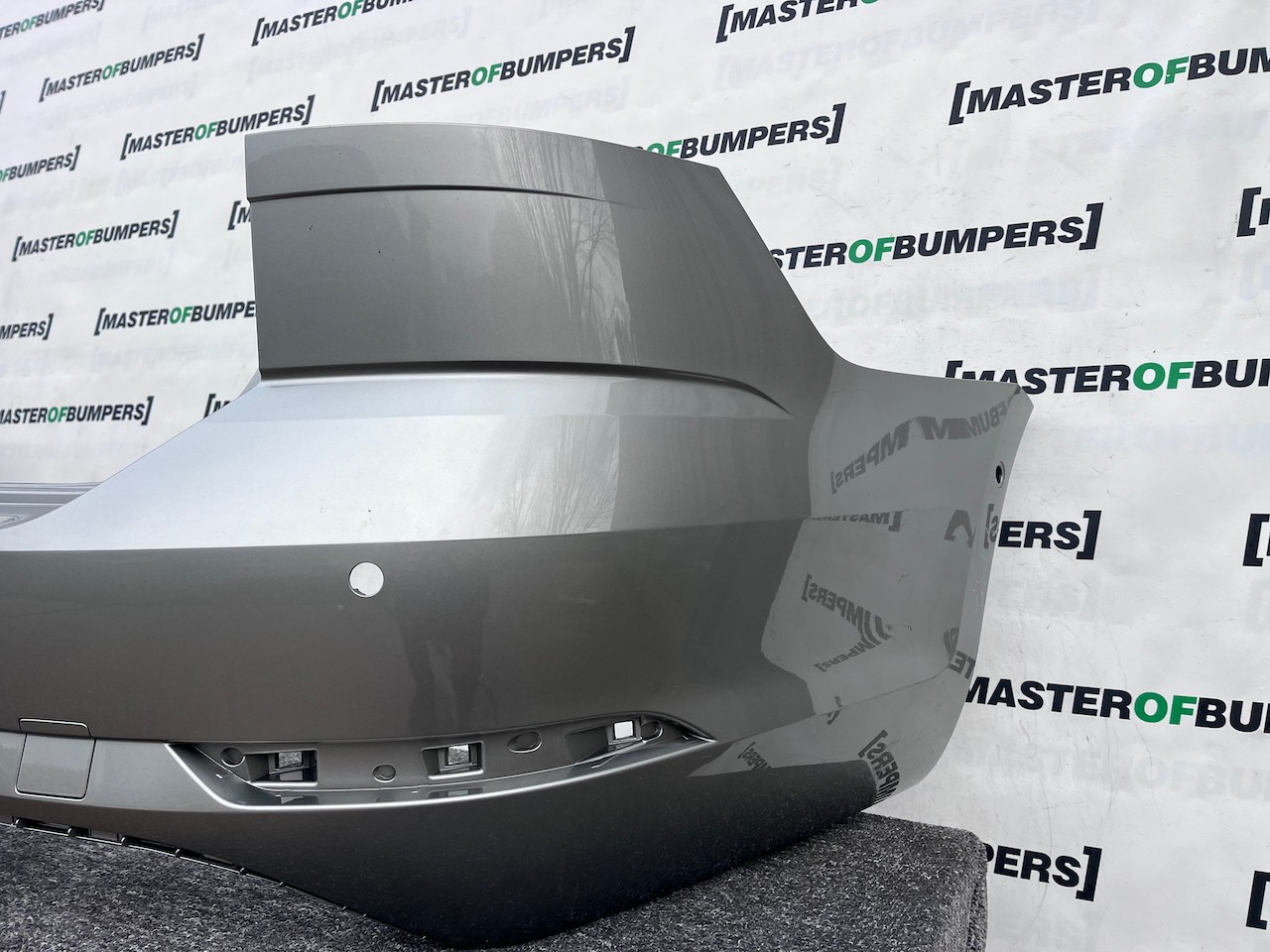 VW Golf R Line Gt Estate Only Mk7.5 2017-2019 Rear Bumper 6 Pdc Genuine [v463]