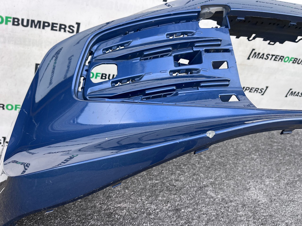 VW Golf Se Style Mk8 Lift Hatchback 2024-on Front Bumper 4 Pdc Genuine [v455]