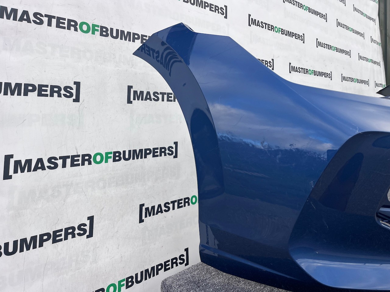 VW Golf Se Style Mk8 Lift Hatchback 2024-on Front Bumper 4 Pdc Genuine [v455]