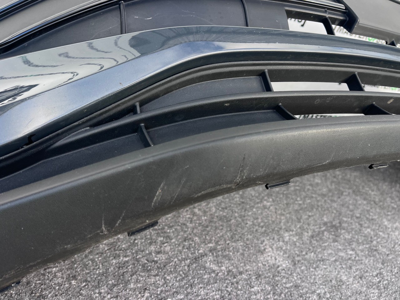 VW Tiguan Life Match Mk3 Estate 2024-on Front Bumper 4 Pdc Genuine [v472]