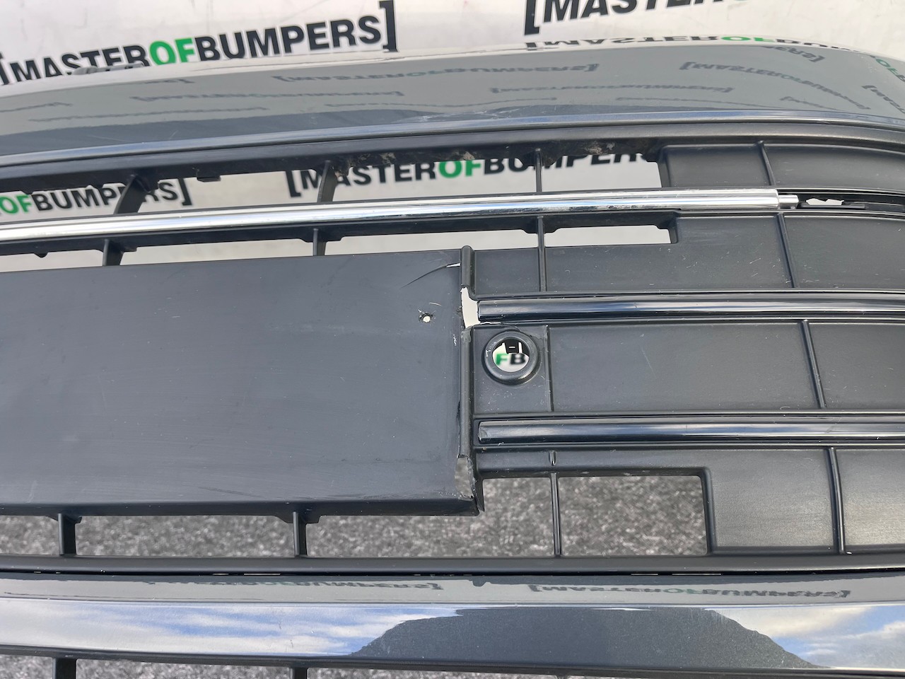 VW Tiguan Life Match Mk3 Estate 2024-on Front Bumper 4 Pdc Genuine [v472]