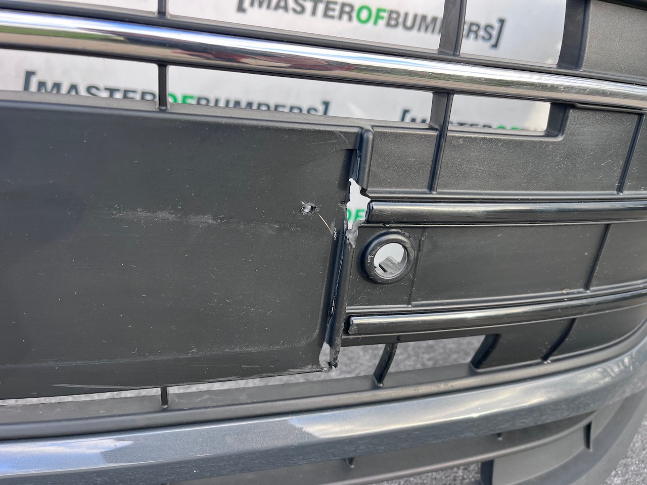 VW Tiguan Life Match Mk3 Estate 2024-on Front Bumper 4 Pdc Genuine [v472]