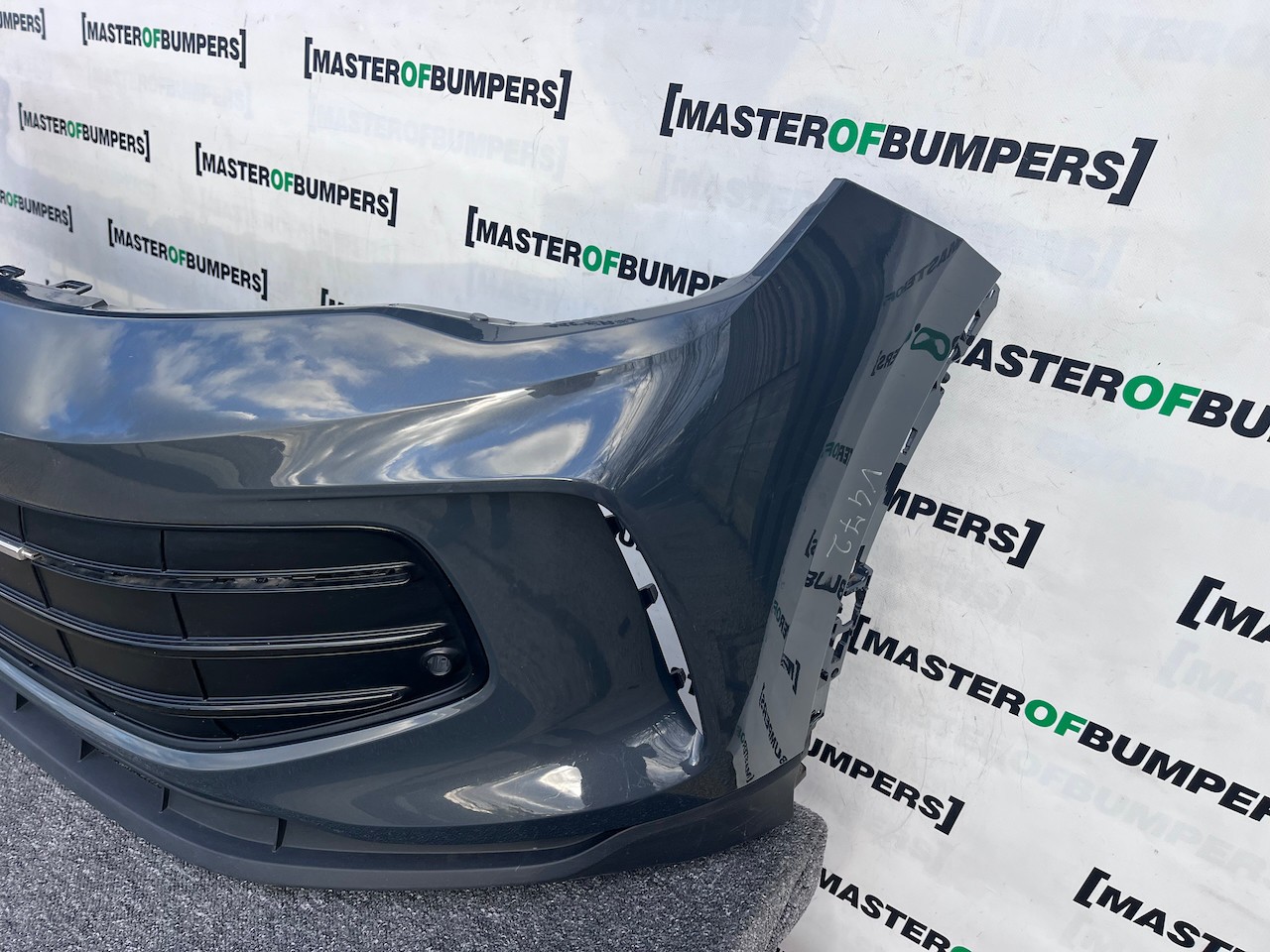 VW Tiguan Life Match Mk3 Estate 2024-on Front Bumper 4 Pdc Genuine [v472]