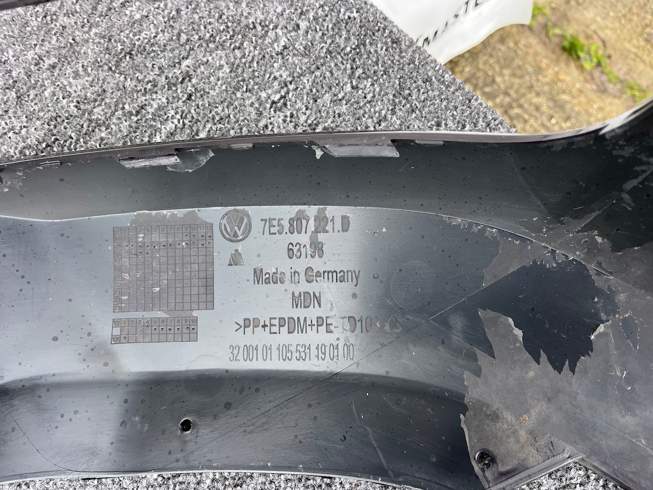 VW Transporter Caravelle T6 2016-2019 Front Bumper 4 Pdc No Jets Genuine [v478]