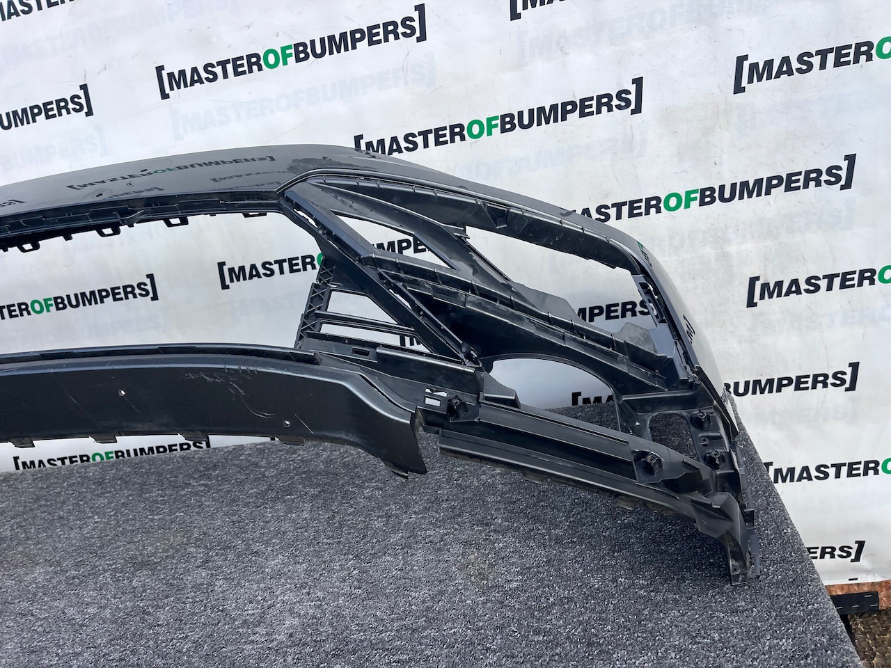 VW Tiguan R Line Mk2 Suv 2016-2019 Front Bumper 4 Pdc + Jets Genuine [v485]