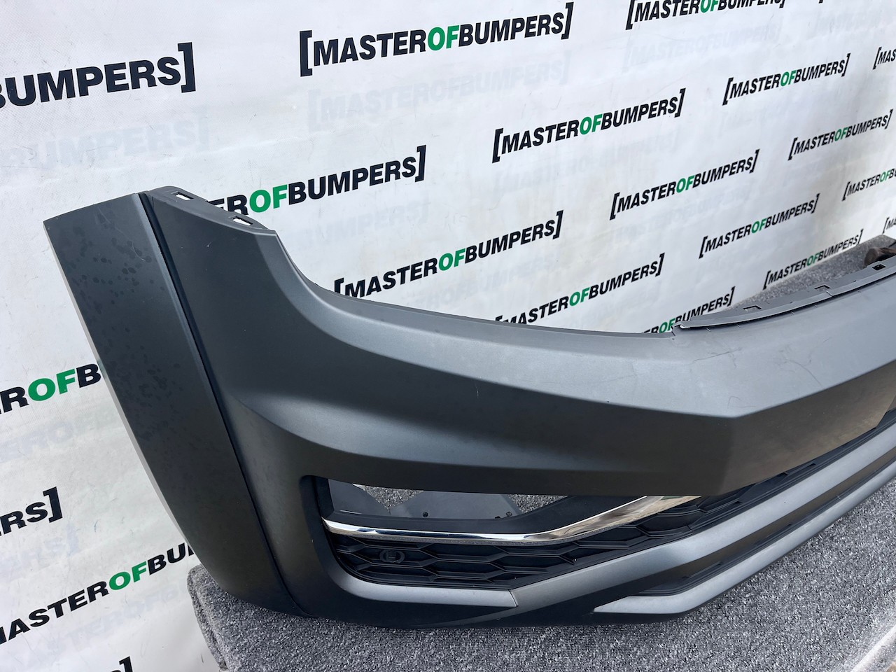 VW Amarok Mk1 Lift Pick Up 2016-2023 Front Bumper 4 Pdc Genuine [v501]