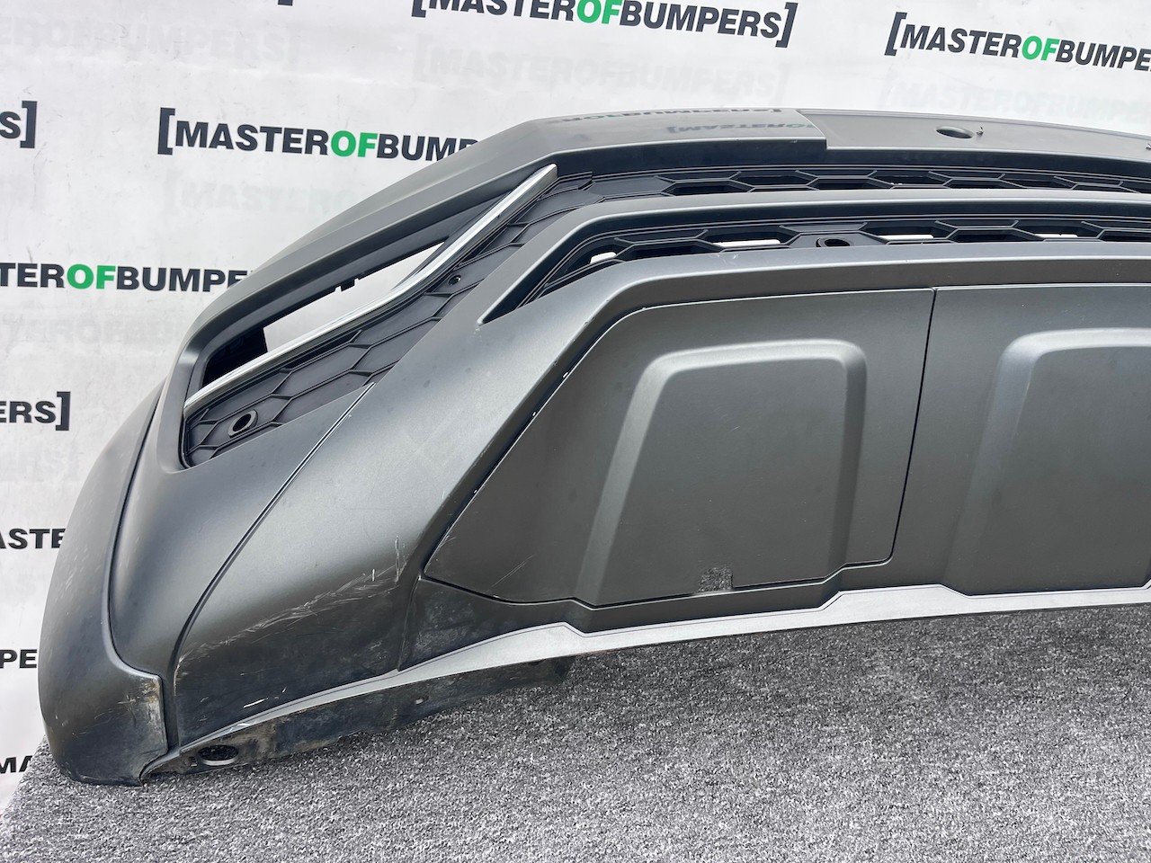 VW Amarok Mk1 Lift Pick Up 2016-2023 Front Bumper 4 Pdc Genuine [v501]