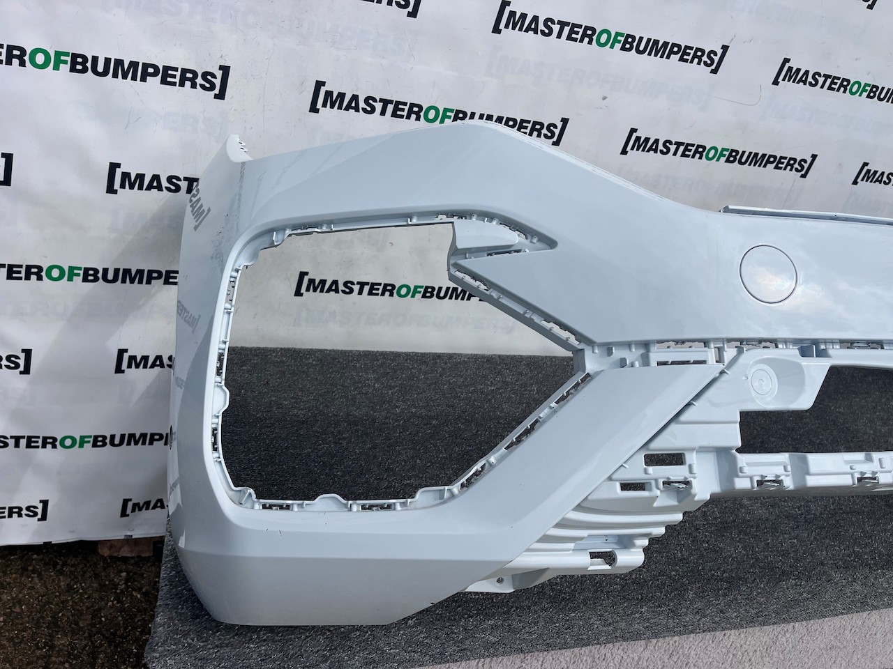 VW Touareg R Line Tdi V6 Mk3 2019-2023 Front Bumper 6 Pdc No Jets Genuine [v510]