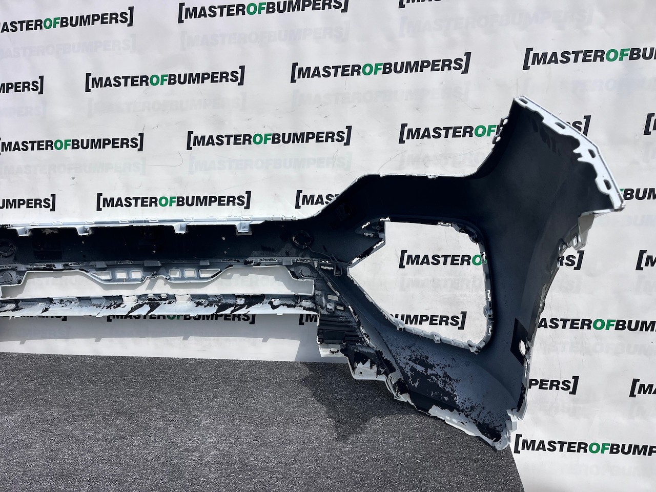 VW Touareg R Line Tdi V6 Mk3 2019-2023 Front Bumper 6 Pdc No Jets Genuine [v510]