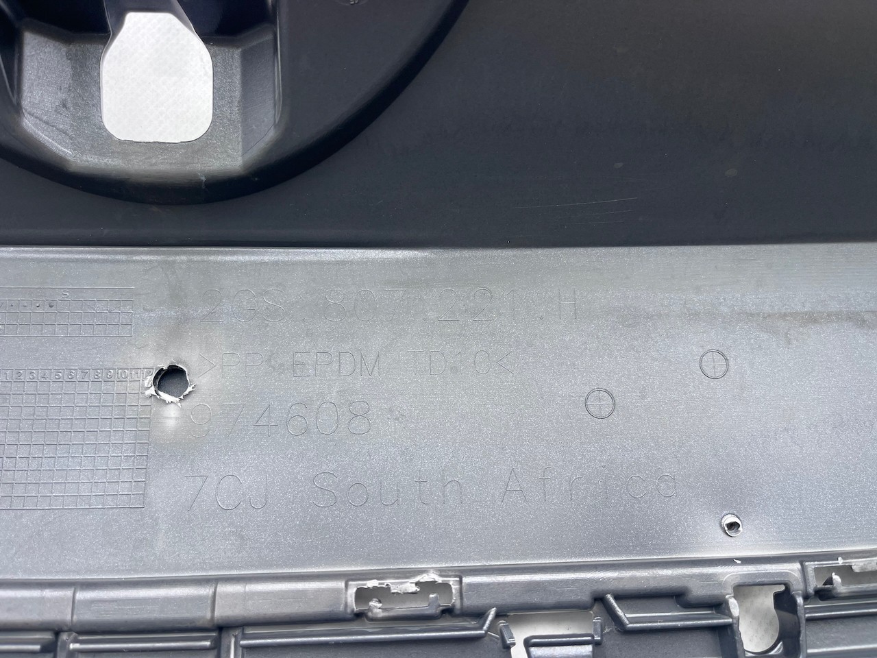 VW Polo Se Mk6 Lift Hatchback 2021-2024 Front Bumper No Pdc Genuine [v516]