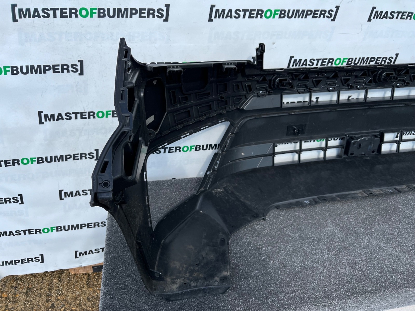 VW Crafter Man Tge Facelift  2023-2026 Front Bumper Genuine [v520]