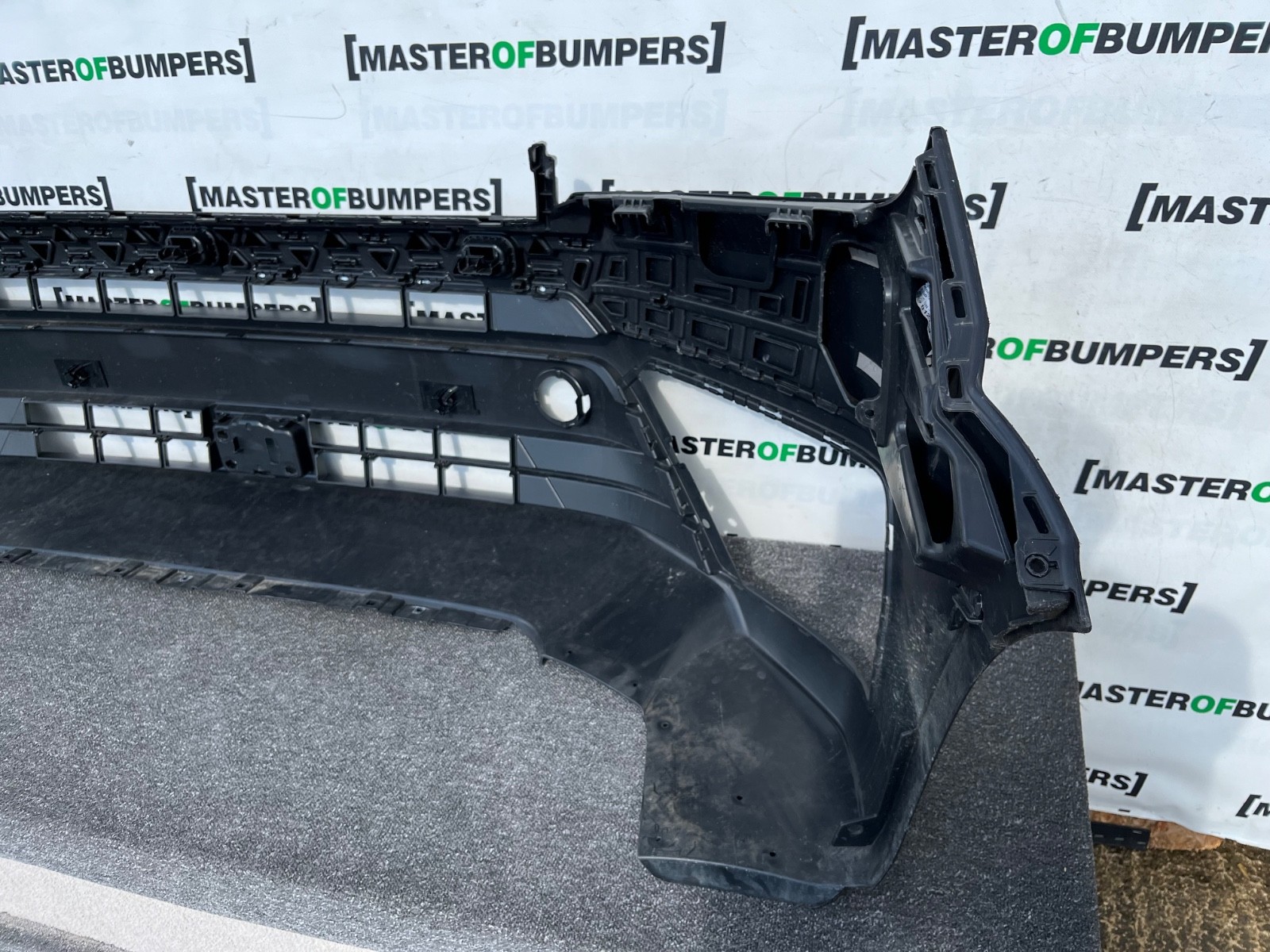 VW Crafter Man Tge Facelift  2023-2026 Front Bumper Genuine [v520]