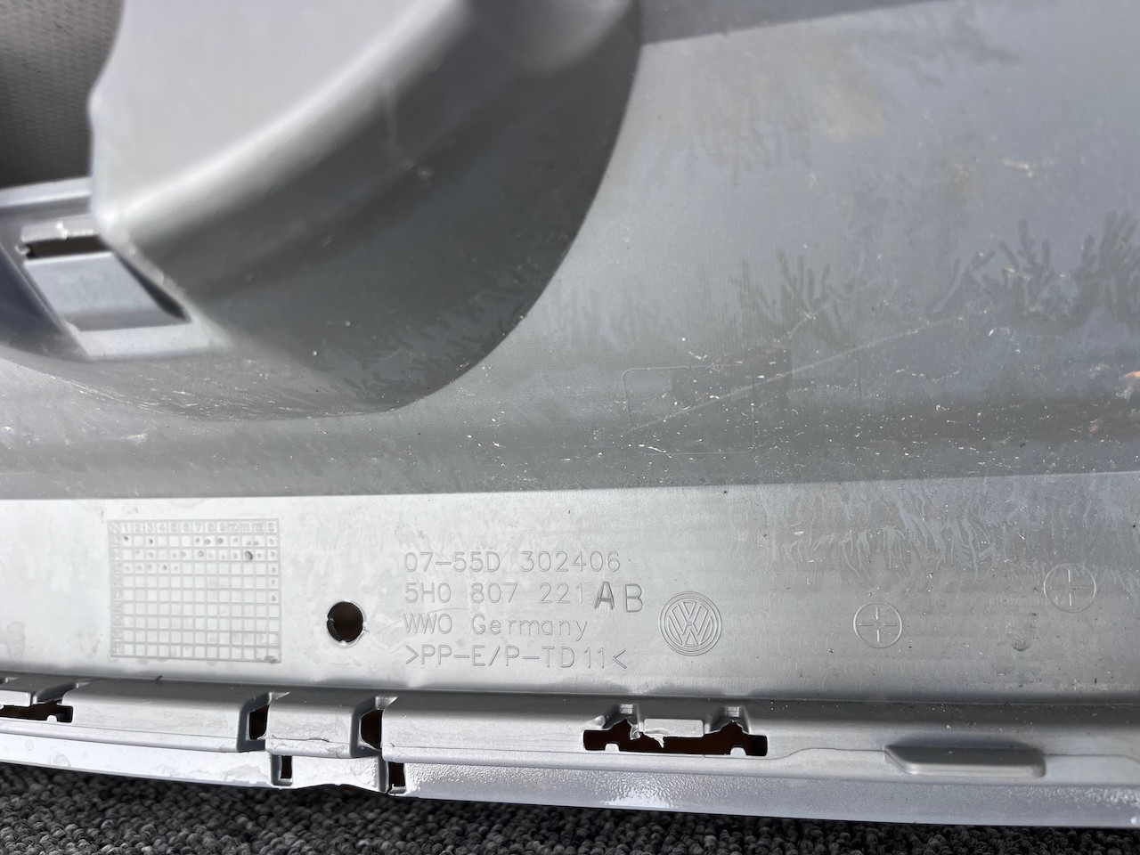 VW Golf R-line Mk8 Lift Hatchback 2024-2027 Front Bumper 4 Pdc Genuine [v521]