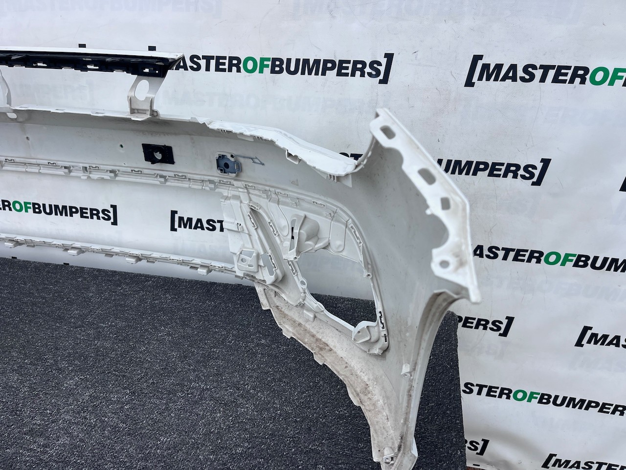 VW Polo Se Mk6 Facelift 2021-2024 Front Bumper 4 Pdc Genuine [v525]