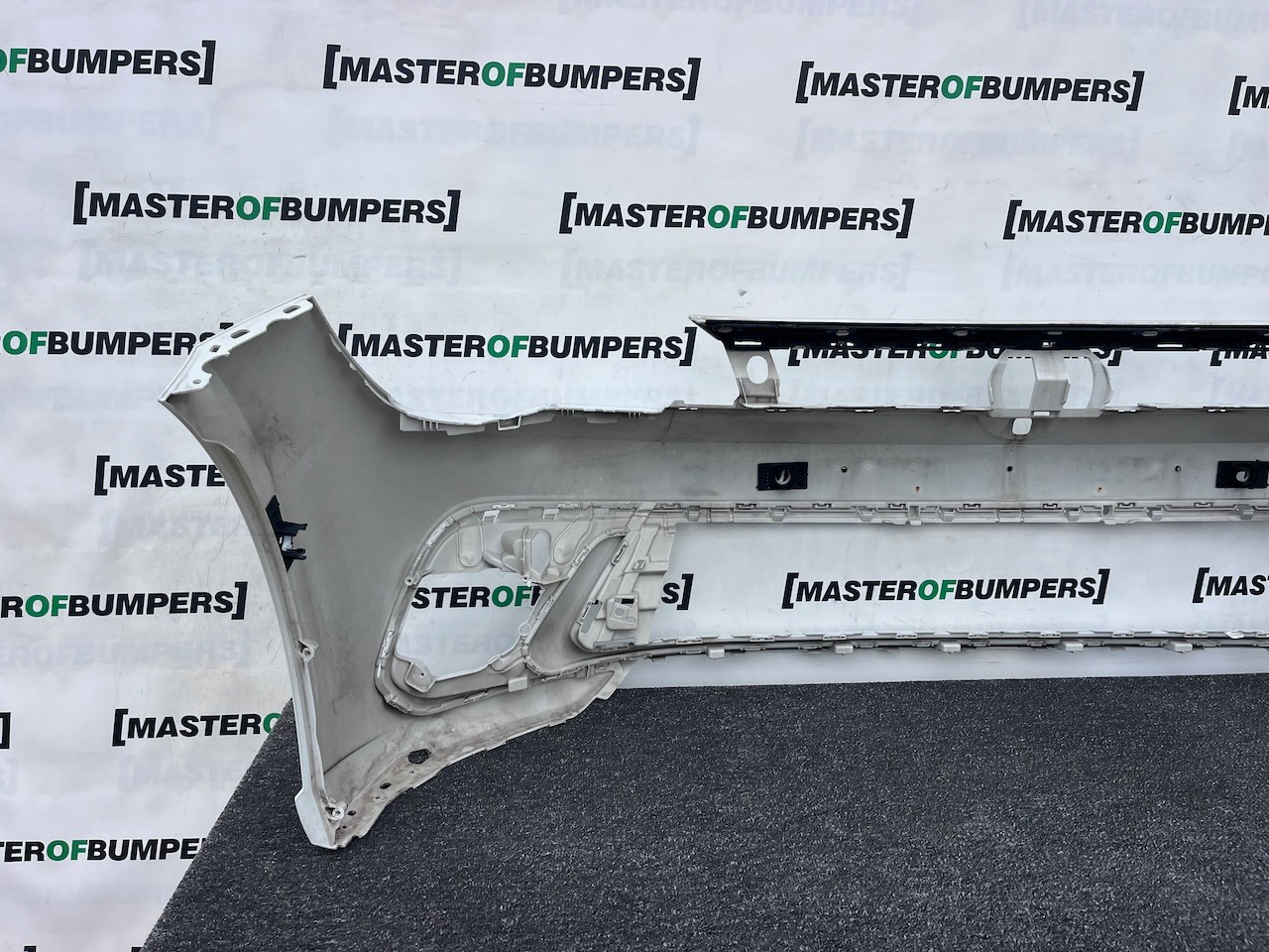 VW Polo R Line Mk6 Lift Hatchback 2021-2024 Front Bumper 6 Pdc Genuine [v531]