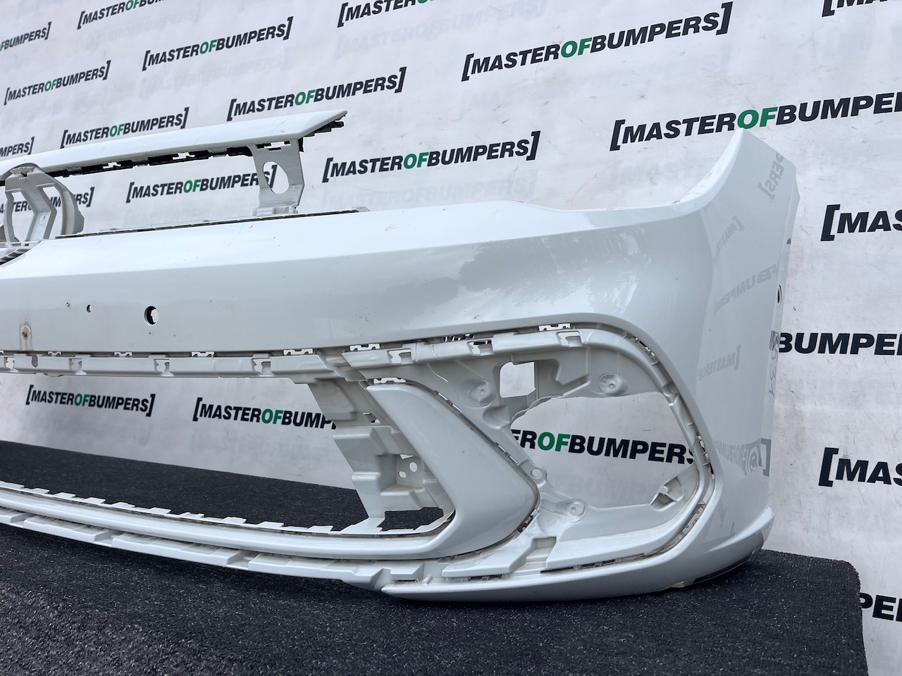 VW Polo R Line Mk6 Lift Hatchback 2021-2024 Front Bumper 6 Pdc Genuine [v531]