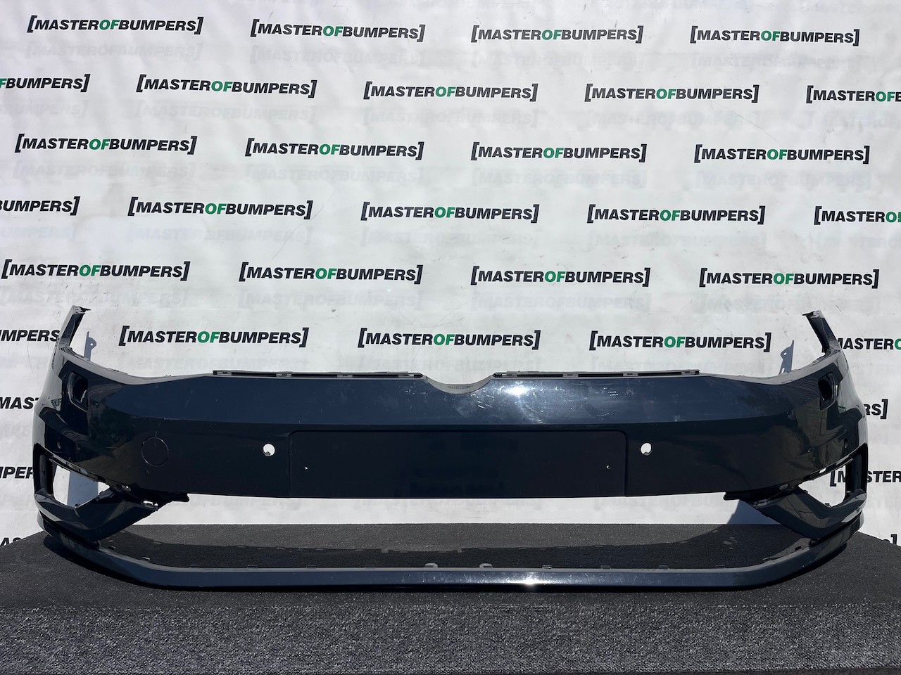 VW Golf Se Mk7.5 Hatchback 2017-2019 Front Bumper 4 Pdc +jets Genuine [v578]