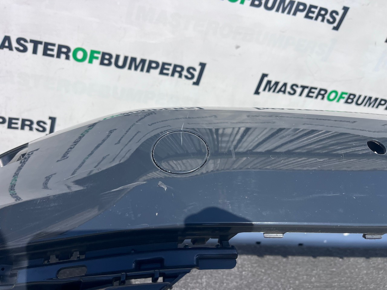 VW Golf Se Mk7.5 Hatchback 2017-2019 Front Bumper 4 Pdc +jets Genuine [v578]