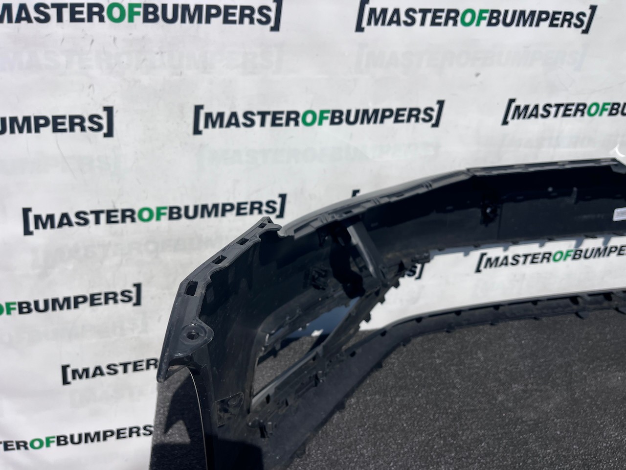VW Golf Se Mk7.5 Hatchback 2017-2019 Front Bumper 4 Pdc +jets Genuine [v578]