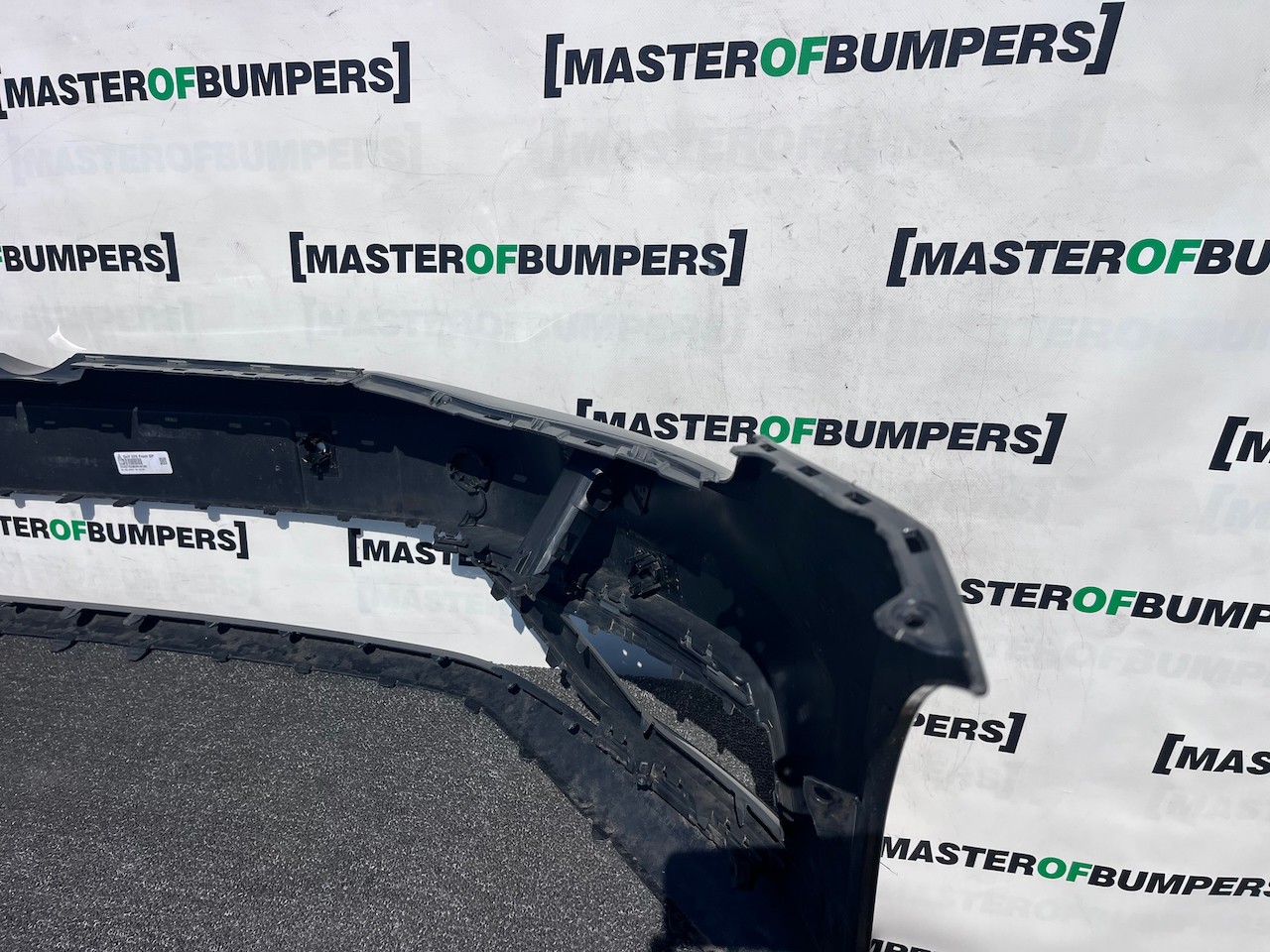 VW Golf Se Mk7.5 Hatchback 2017-2019 Front Bumper 4 Pdc +jets Genuine [v578]