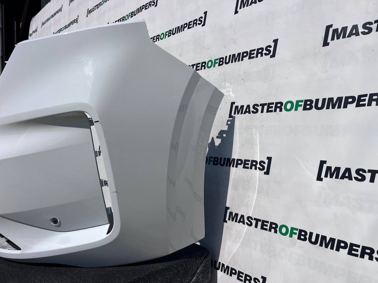 VW Transporter T7 Panel Van 2025-2028 Front Bumper 4 Pdc Genuine [v597]