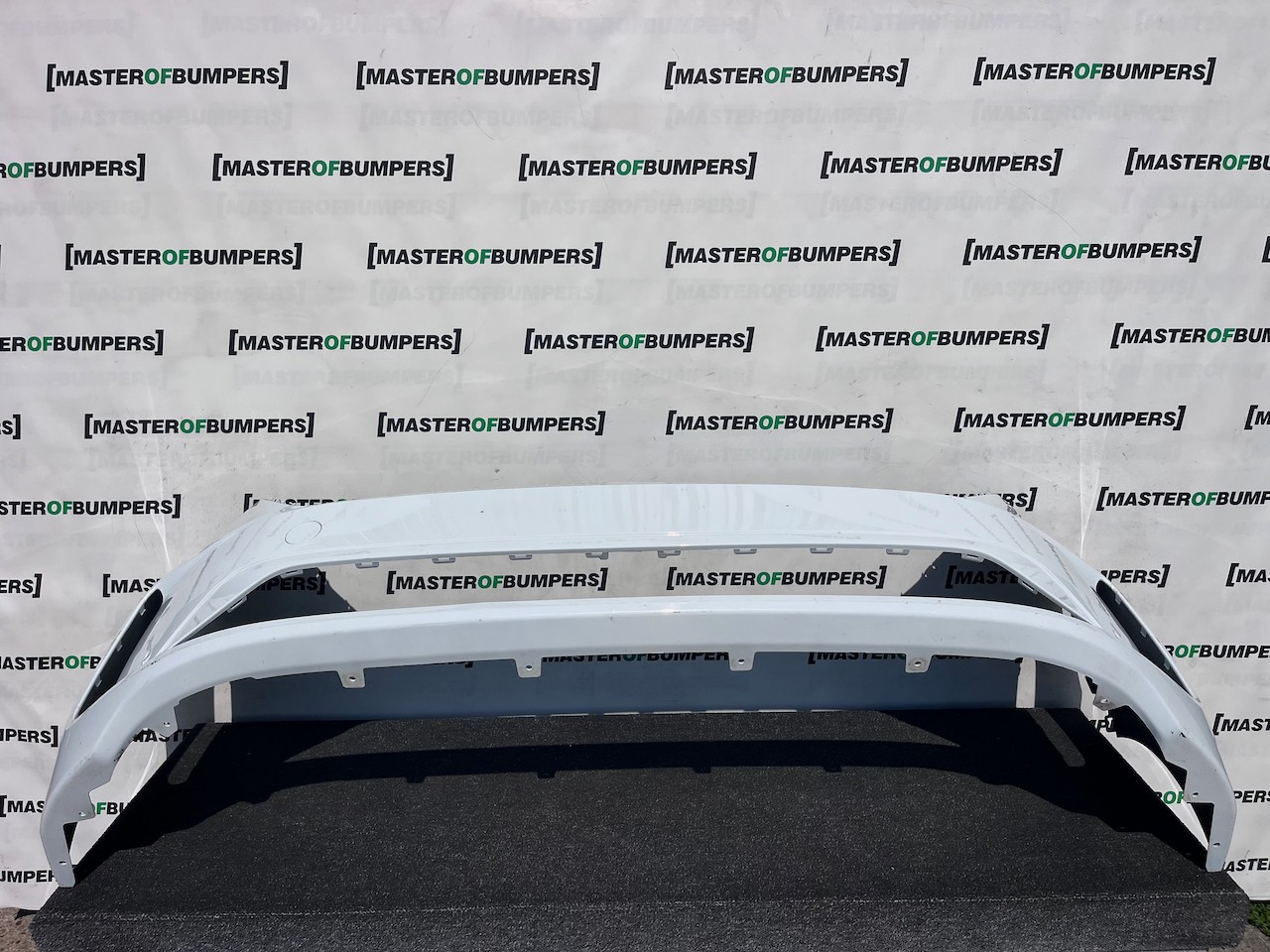 VW Transporter T7 Panel Van 2025-2028 Front Bumper 4 Pdc Genuine [v597]