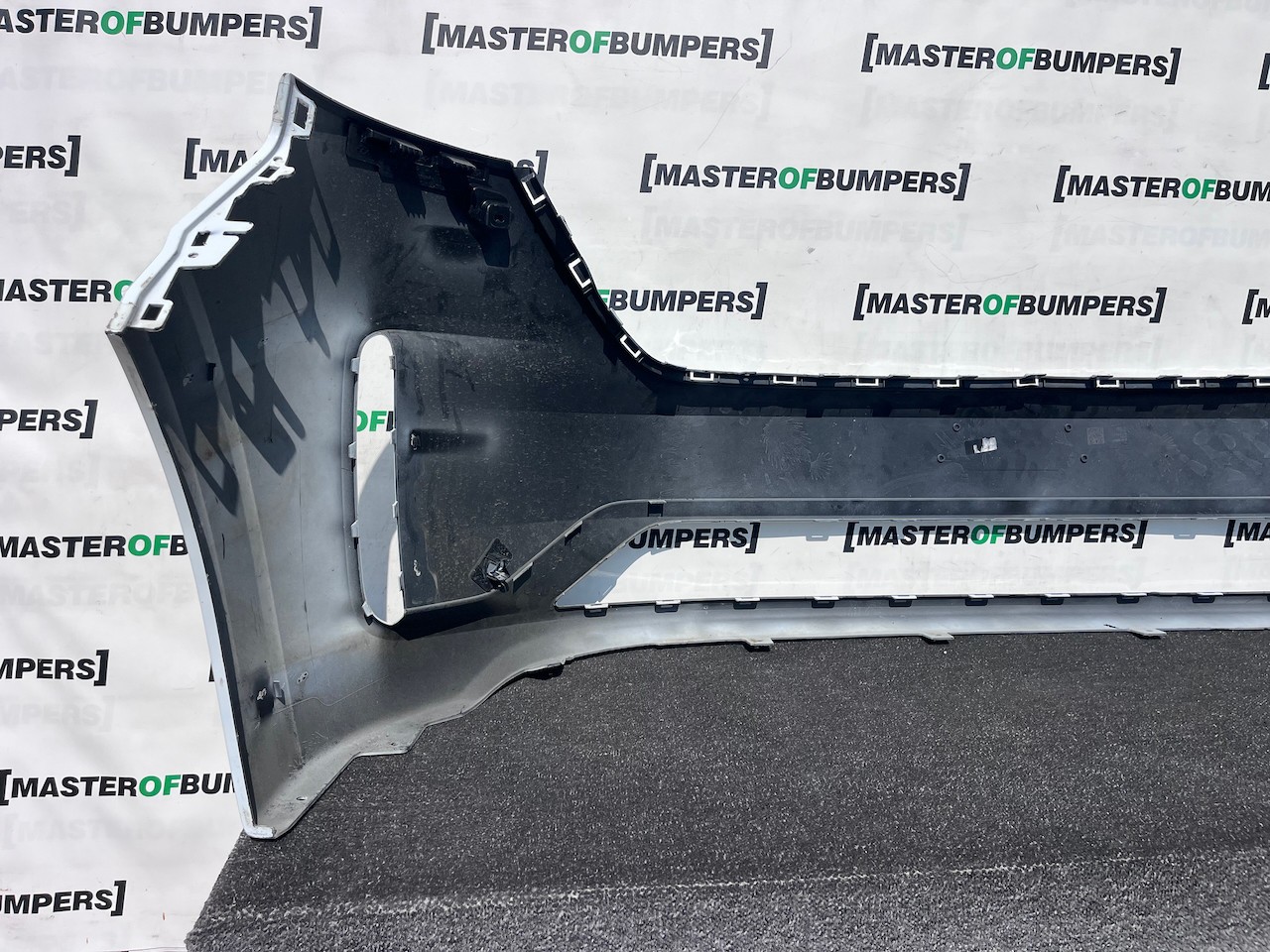 VW Transporter T7 Panel Van 2025-2028 Front Bumper 4 Pdc Genuine [v597]