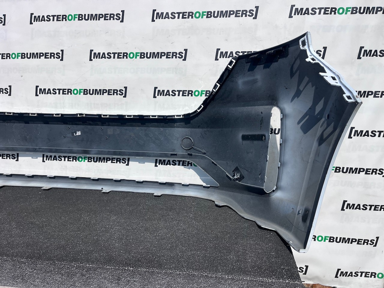 VW Transporter T7 Panel Van 2025-2028 Front Bumper 4 Pdc Genuine [v597]