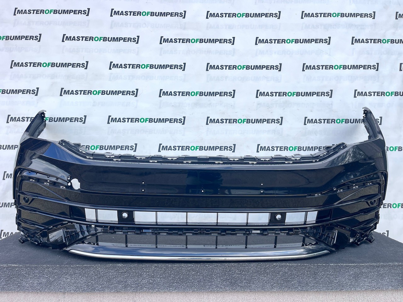VW Tiguan R Line 5na Mk2 Lift 2020-2023 Front Bumper 4 Pdc Genuine [v631]