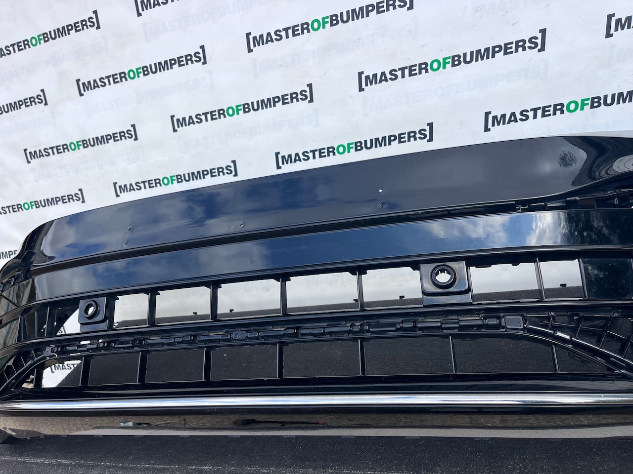 VW Tiguan R Line 5na Mk2 Lift 2020-2023 Front Bumper 4 Pdc Genuine [v631]