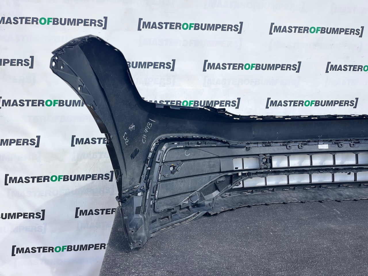 VW Tiguan R Line 5na Mk2 Lift 2020-2023 Front Bumper 4 Pdc Genuine [v631]