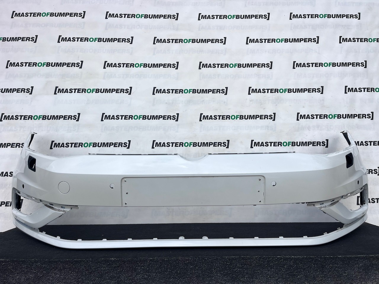 VW Golf Se Mk7.5 Hatchback 2017-2019 Front Bumper 4 Pdc +jets Genuine [v632]