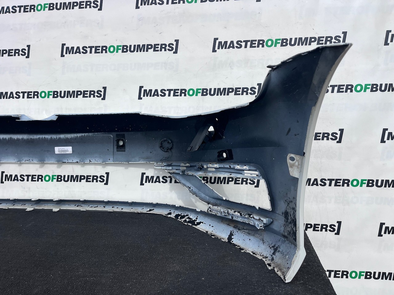 VW Golf Se Mk7.5 Hatchback 2017-2019 Front Bumper 4 Pdc +jets Genuine [v632]
