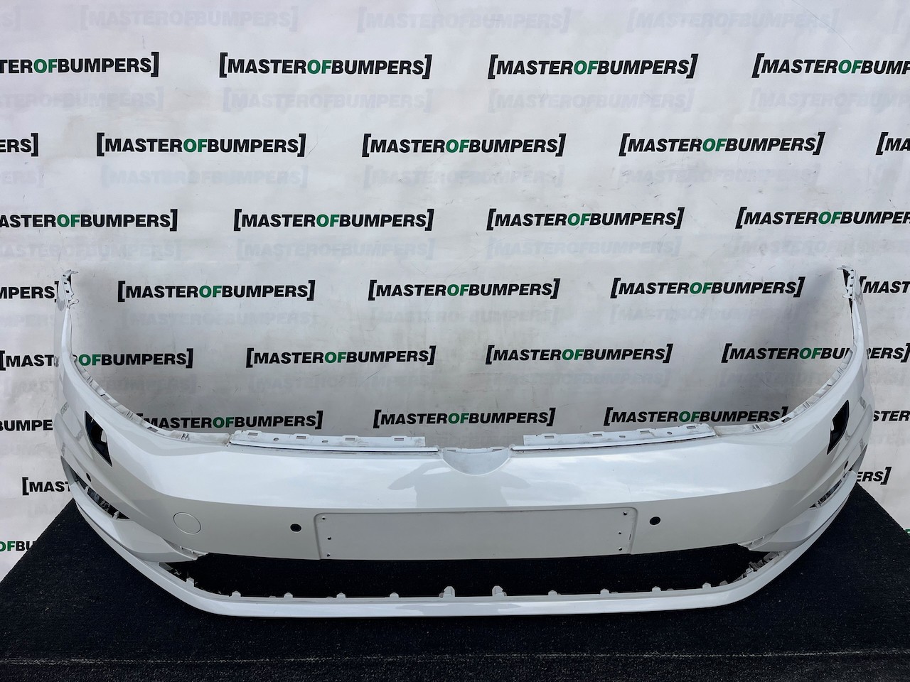 VW Golf Se Mk7.5 Hatchback 2017-2019 Front Bumper 4 Pdc +jets Genuine [v632]