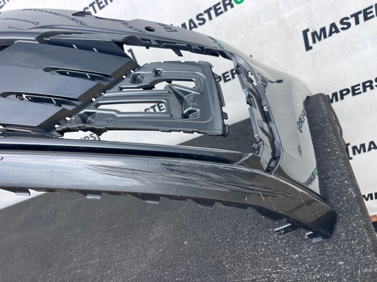 VW Golf Gte Hybrid Mk7.5 Hatch 2017-2019 Front Bumper 4 Pdc Jets Genuine [v634]