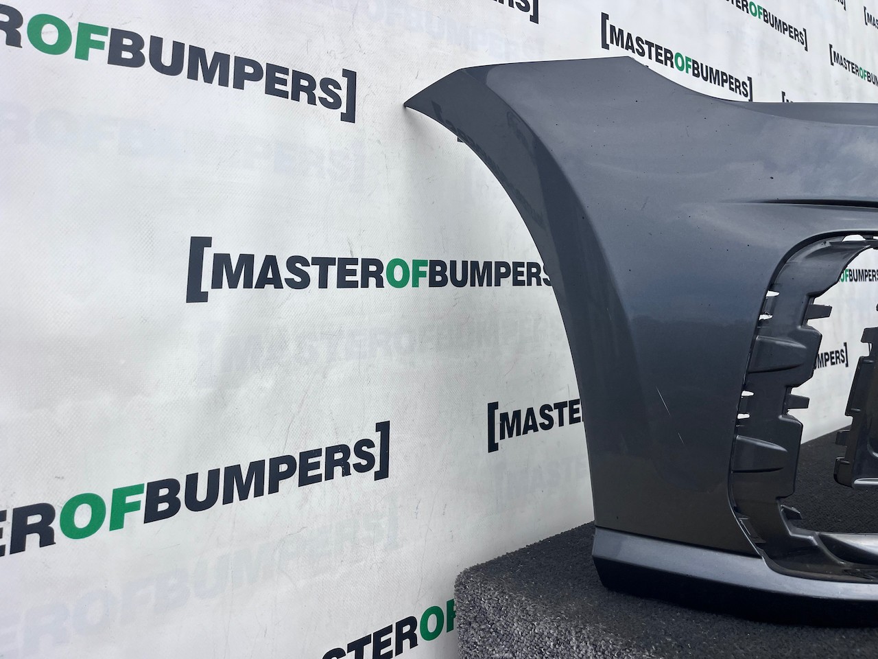 VW Golf Gte Hybrid Mk7.5 Hatch 2017-2019 Front Bumper 4 Pdc Jets Genuine [v634]