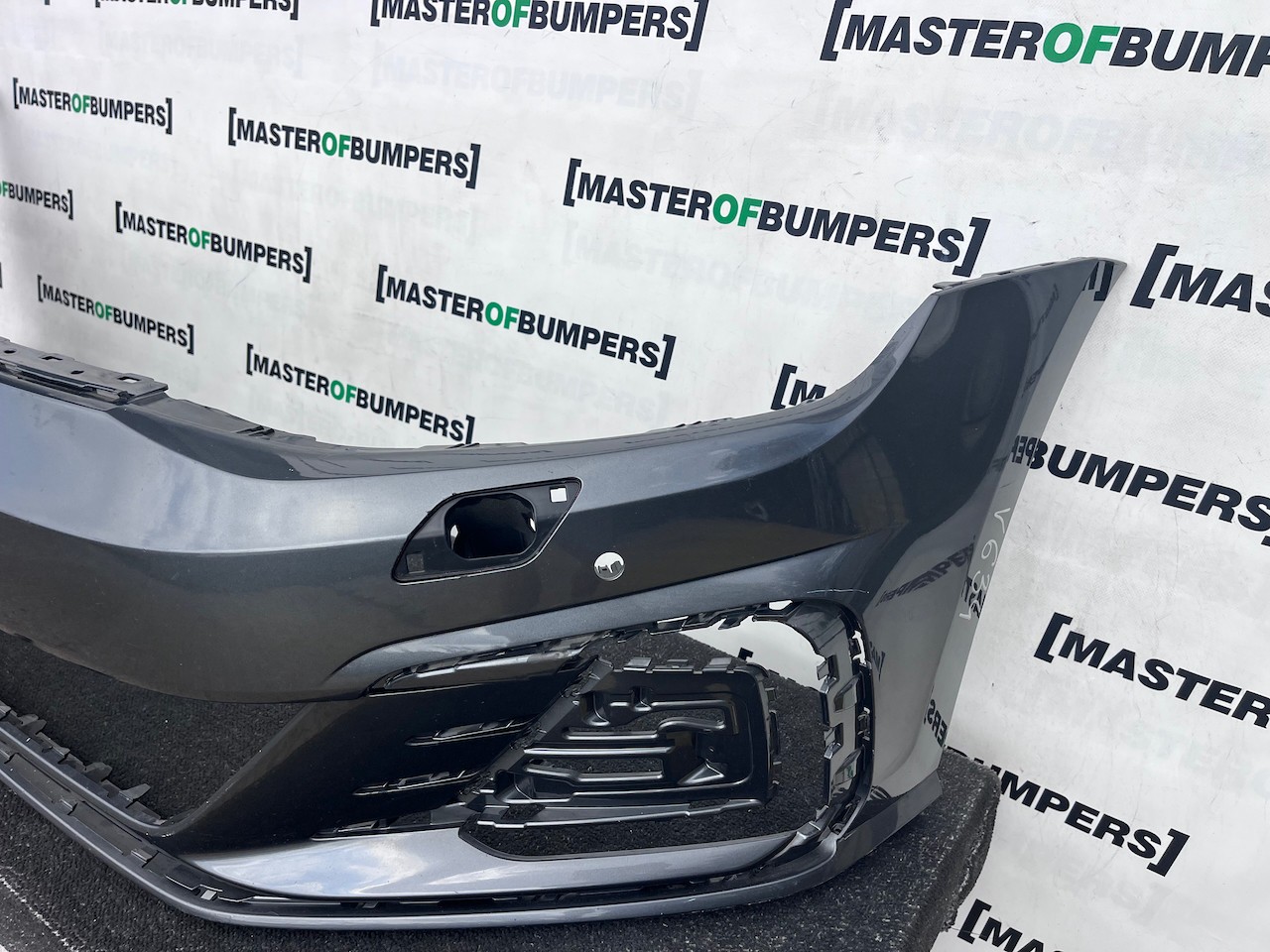 VW Golf Gte Hybrid Mk7.5 Hatch 2017-2019 Front Bumper 4 Pdc Jets Genuine [v634]
