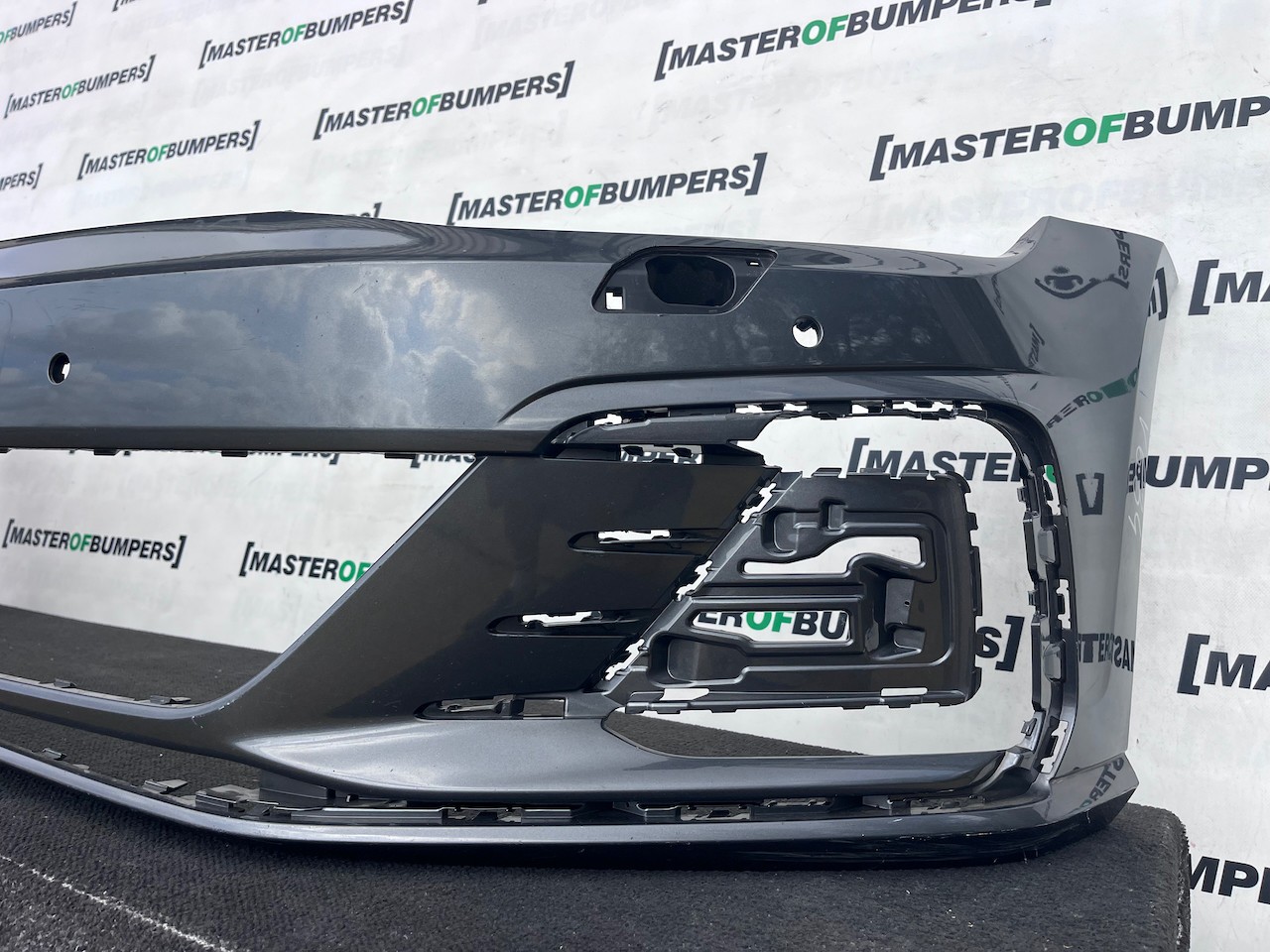 VW Golf Gte Hybrid Mk7.5 Hatch 2017-2019 Front Bumper 4 Pdc Jets Genuine [v634]