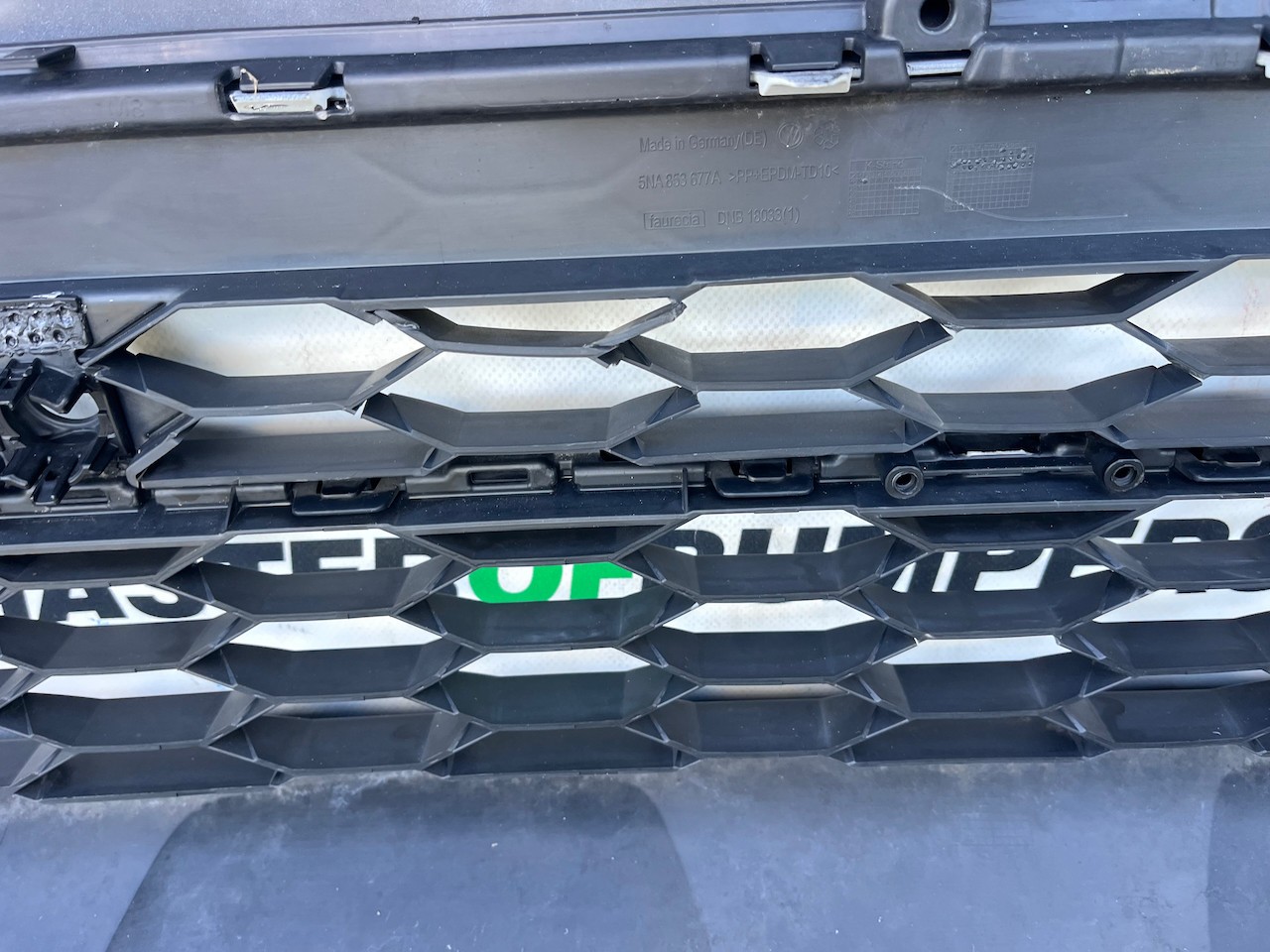 VW Tiguan Sel Bluemtion Mk2 Suv 2016-2019 Front Bumper 4 Pdc Jets Genuine [v651]