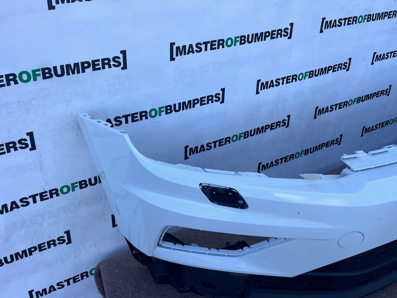 VW Tiguan Sel Bluemtion Mk2 Suv 2016-2019 Front Bumper 4 Pdc Jets Genuine [v651]